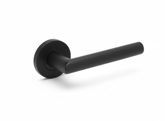 Moderne mat zwarte deurkruk op rond rozet, model Solido